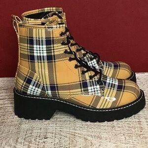 Madden NWOT Girl Sz 7 Cara Block Heel Combat Boot Tie Yellow, Blue & White Plaid